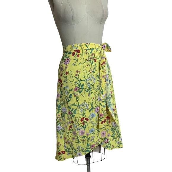 0201 Loft YELLOW FLORAL WRAP SKIRT Sz 0 - Picture 8 of 8